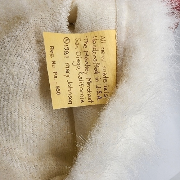 Vintage Mary Johnson 1981 White fluffy bunny hand puppet - Picture 13 of 13